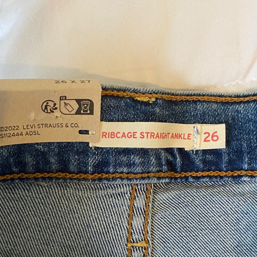 Festival Levi's Women's Classic Blue denim Ribcage Straight Jeans - Picture 4 of 6